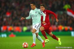 开云体育在线-包含马德里竞技遭淘汰,蒂亚戈自摆乌龙导致失败的词条