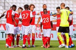 开云官方app入口-兰斯队客场不敌对手，挫败多少球迷