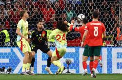 开云体育-匈牙利队在比赛中展现出色的防守意识