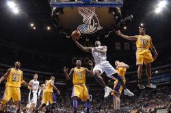 开云体育下载-赛道上的绝对统治，佩雷兹领军雷诺完胜哈斯，策略与执行的完美结合