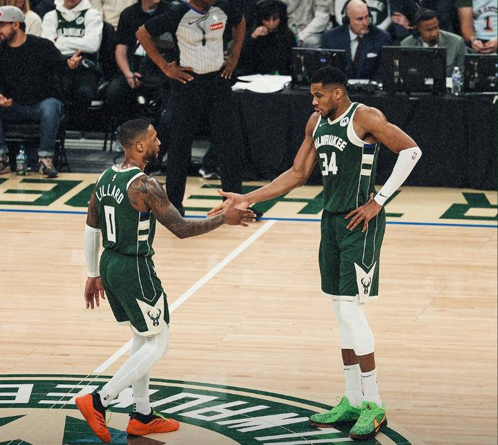 雄鹿击败热火，字母哥三双表现震撼球迷的简单介绍