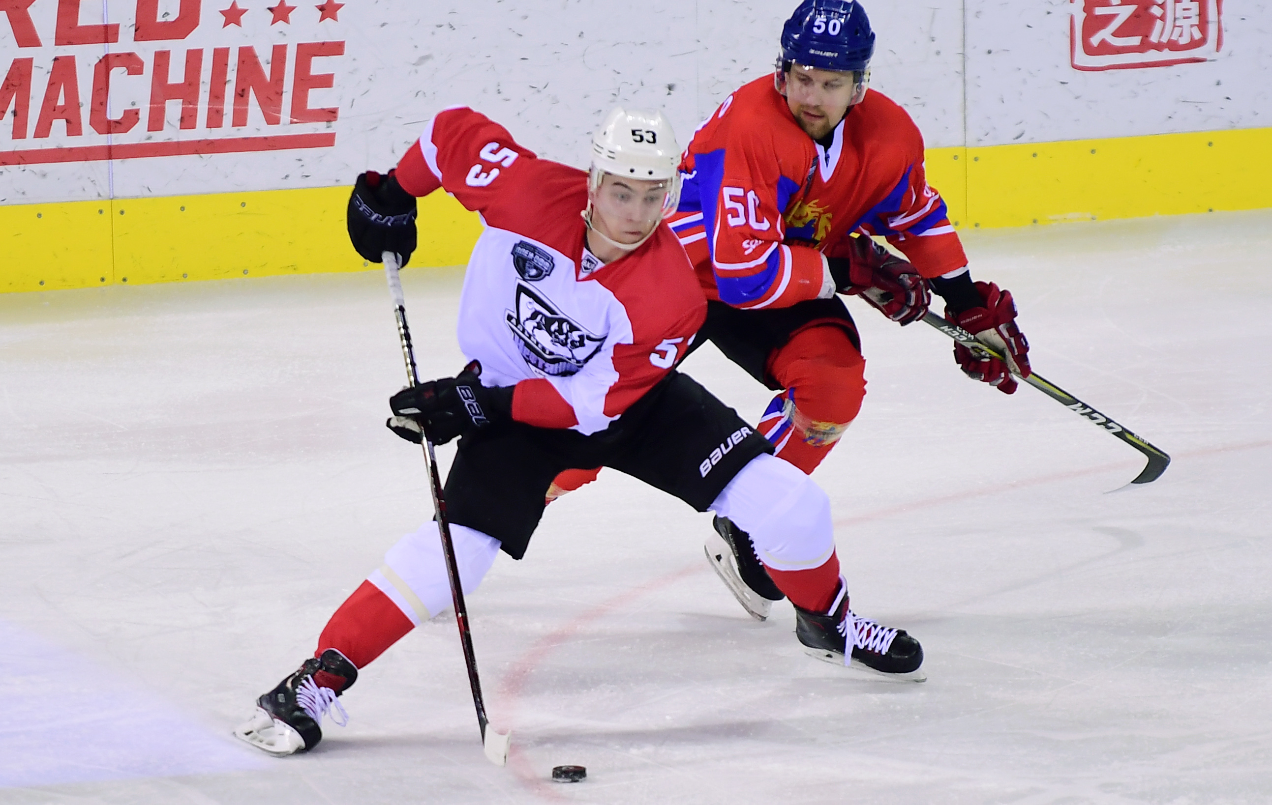 关于俄罗斯队在主场比赛中力克对手，积分攀升的信息