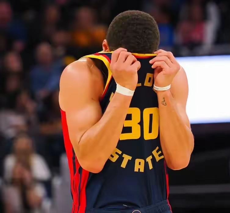 火箭队击败湖人队，晋级西部决赛