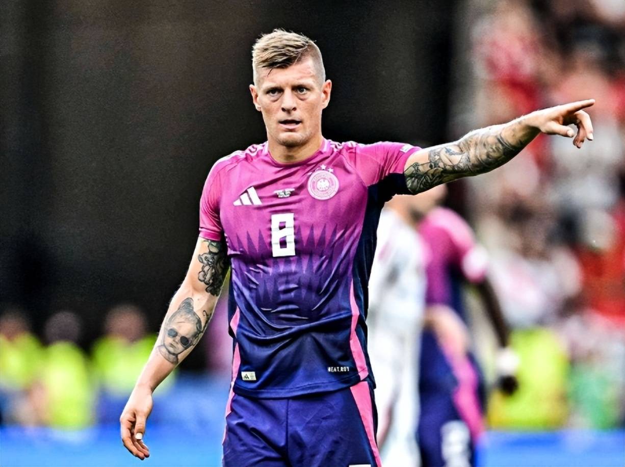 关于比利时惨败为瑞士所伤，克罗斯发挥出色的信息