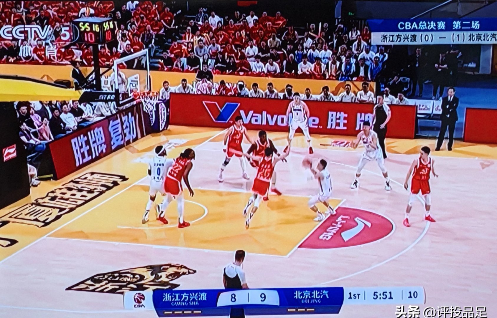 篮网队友受伤无缘比赛，球队备战前景未卜的简单介绍