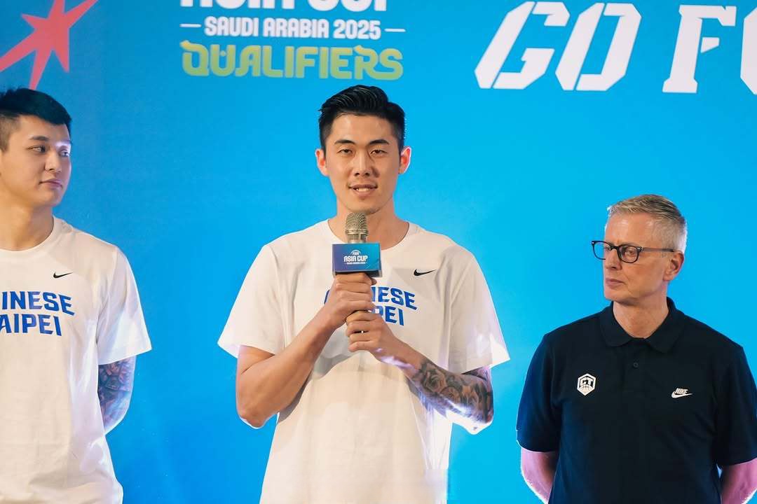 亚籍球员成为球队新一任队长,领军出征 亚籍球员成为球队新一任队长,领军出征