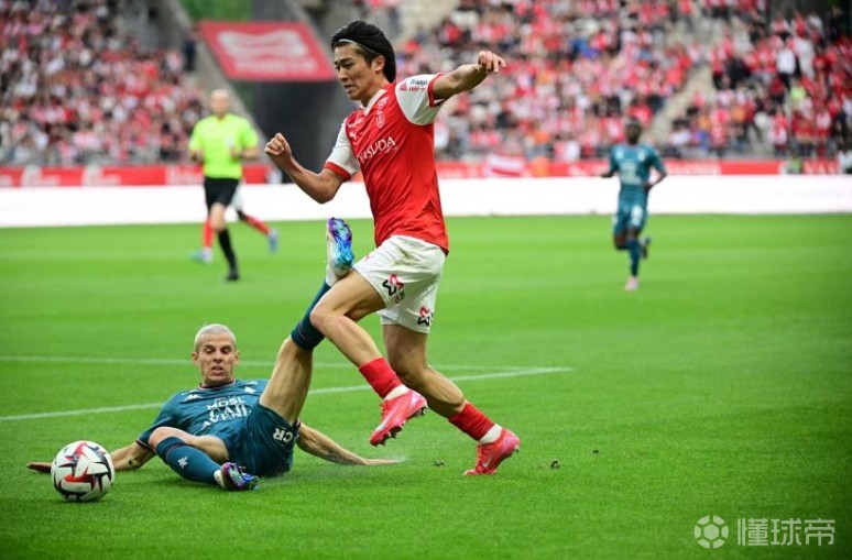 比利亚雷亚尔取得胜利,全队士气高涨 比利亚雷亚尔取得胜利,全队士气高涨