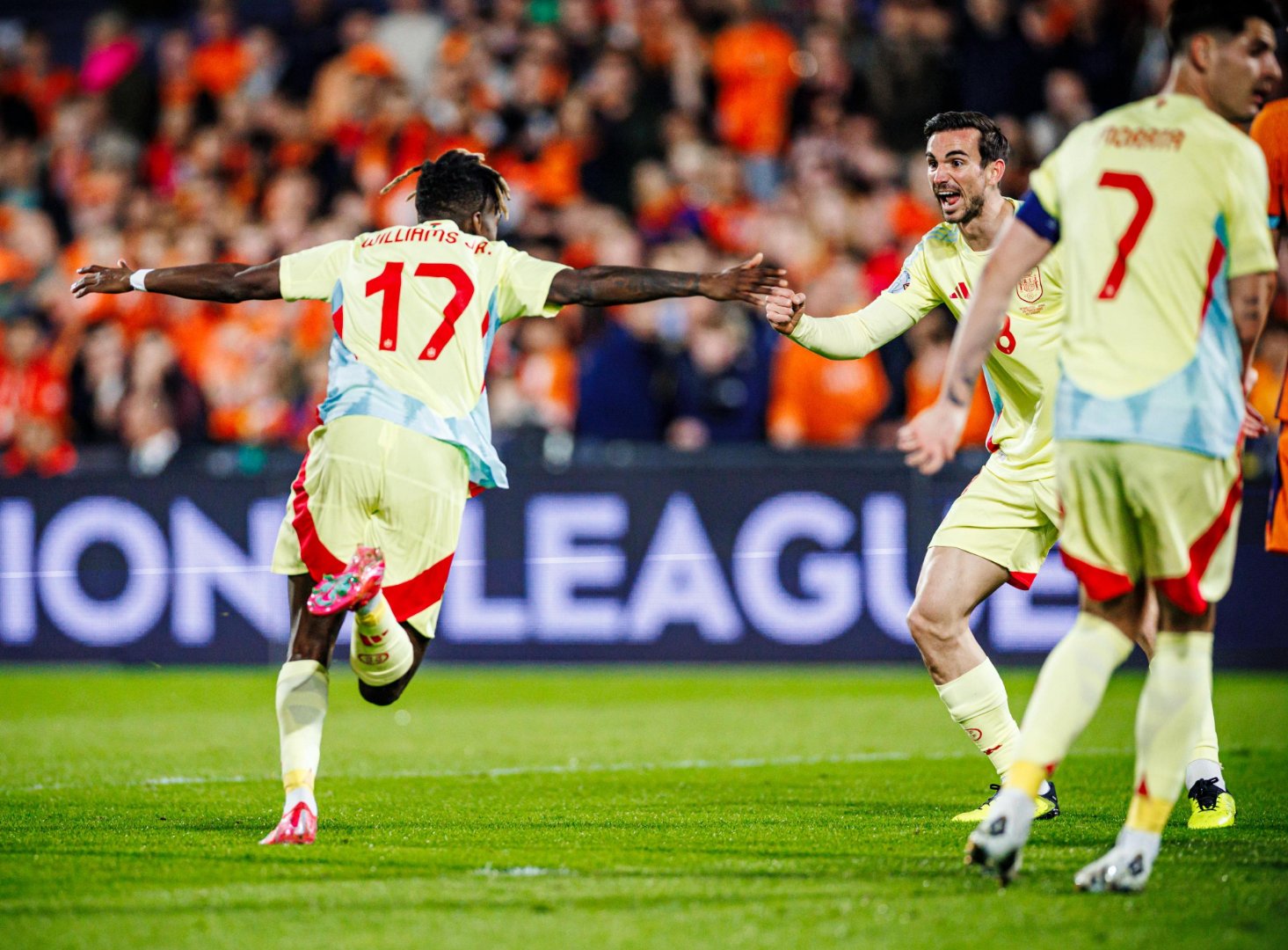 荷兰队连续两场失利,深陷出线危机的简单介绍 荷兰队连续两场失利,深陷出线危机的简单介绍