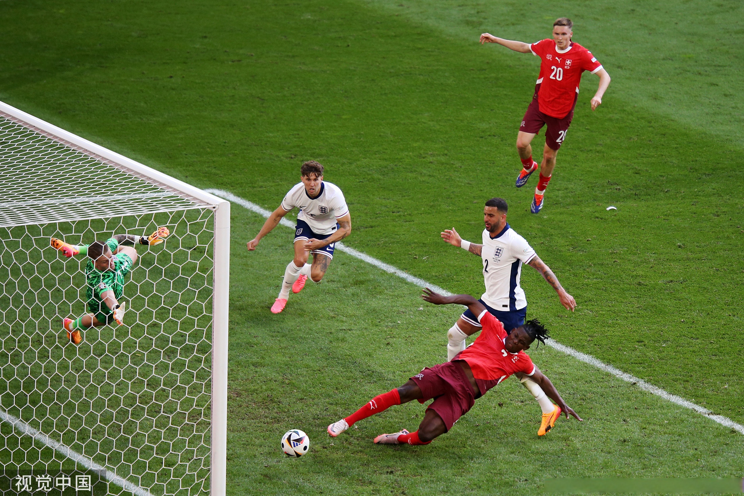 葡萄牙队碾压英格兰队,波尔刷新纪录 葡萄牙队碾压英格兰队,波尔刷新纪录