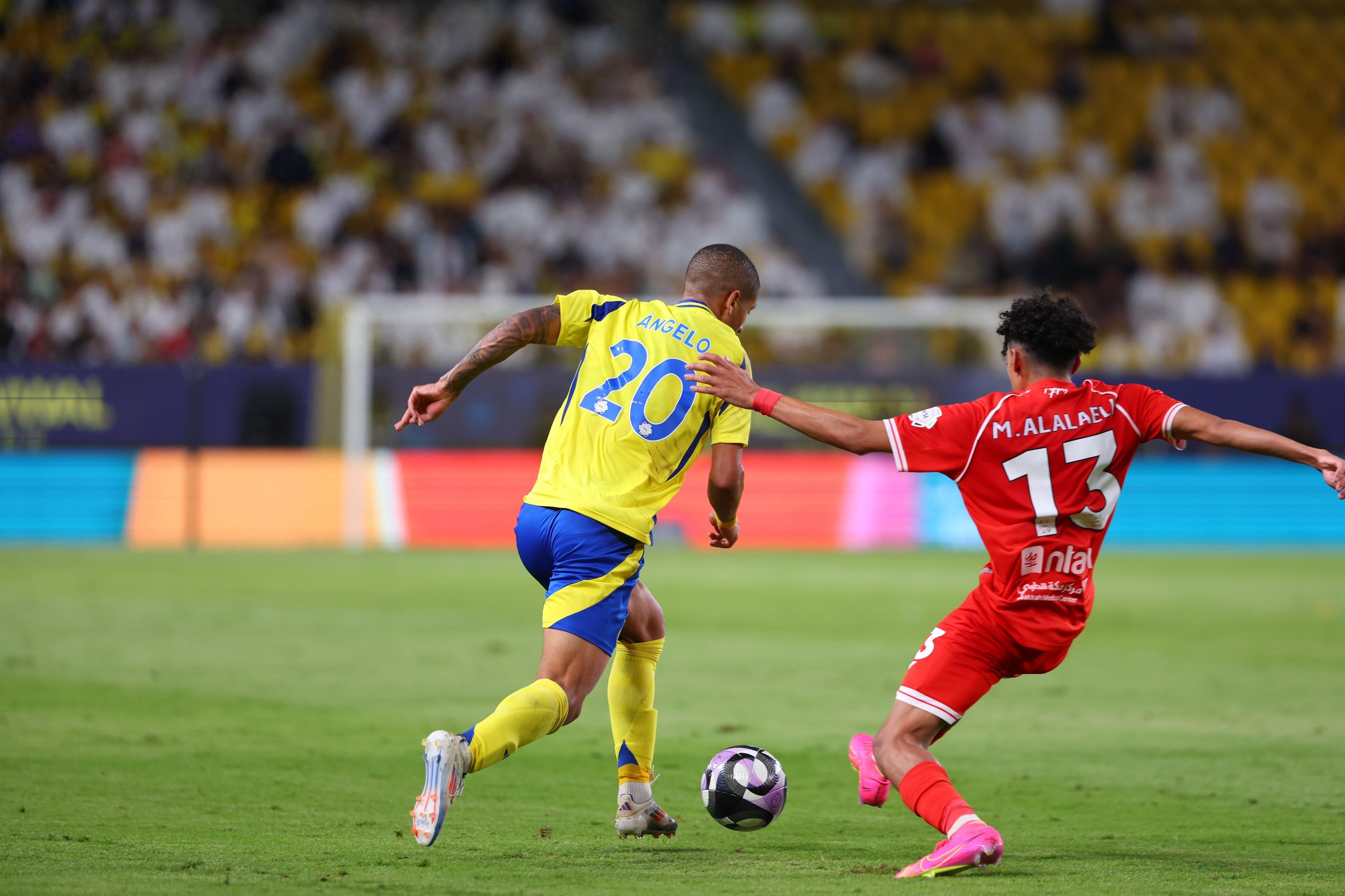 荷兰逆转巴萨,迪马利亚带队取胜 荷兰逆转巴萨,迪马利亚带队取胜