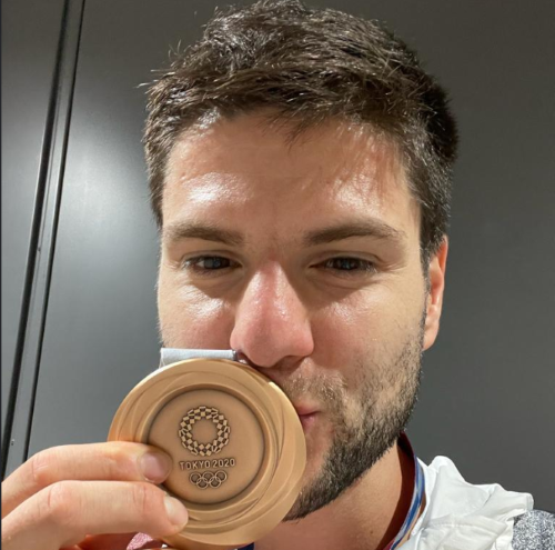 韩国队轻取日本队，奥恰洛夫点燃赛场