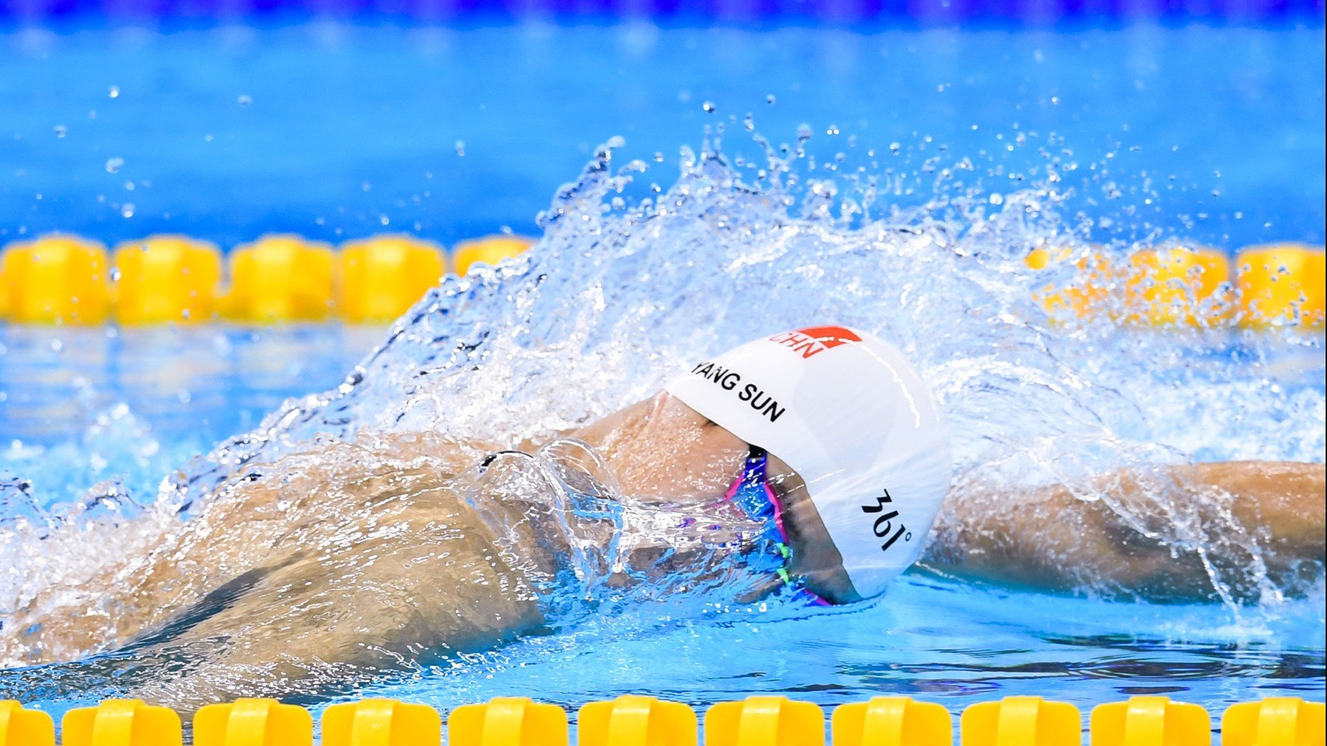 当永恒之城遇见沙漠之狐，梅西的魔法如何改写罗马与阿尔及利亚的足球史诗