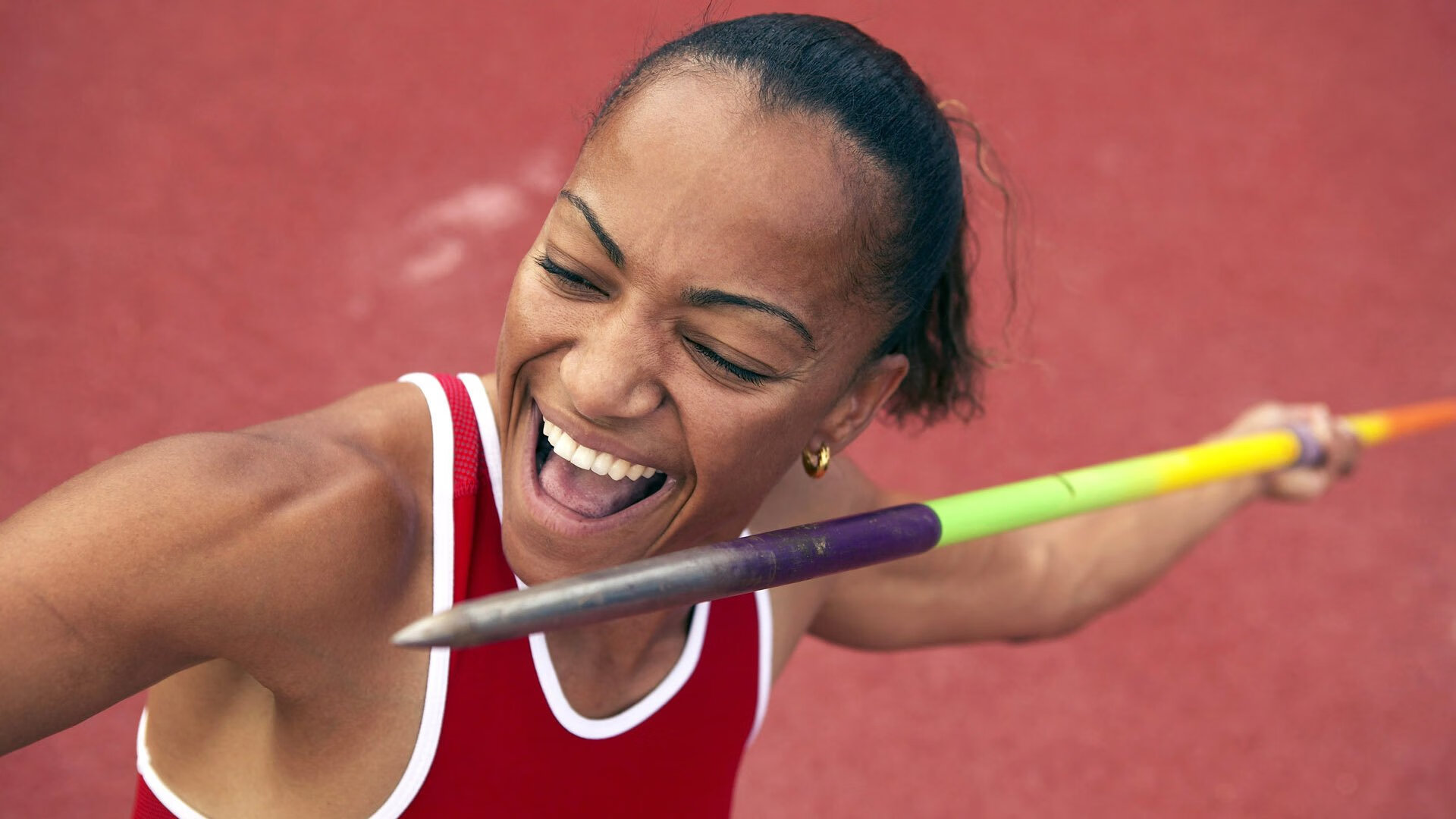 当足球与F1的狂想交汇,拜仁掀翻美国,卡马文加如何接管年度争冠?