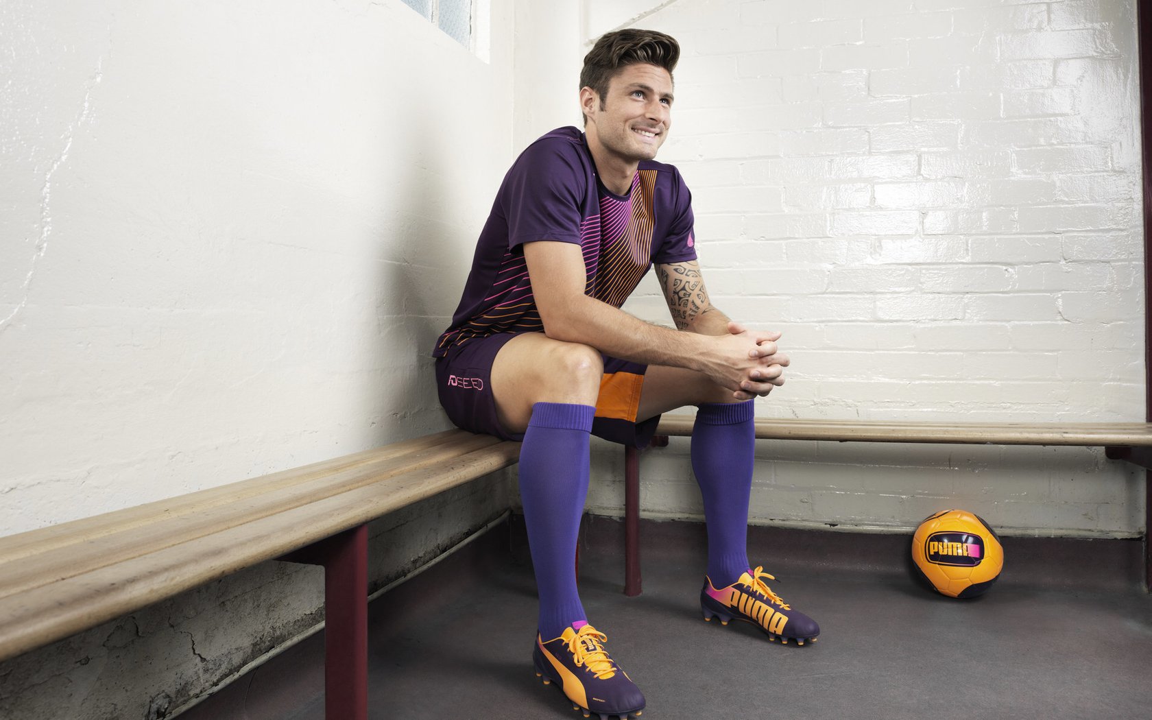 孤勇者的引擎轰鸣，周冠宇扛旗，梅赛德斯逆转哈斯背后的团队觉醒